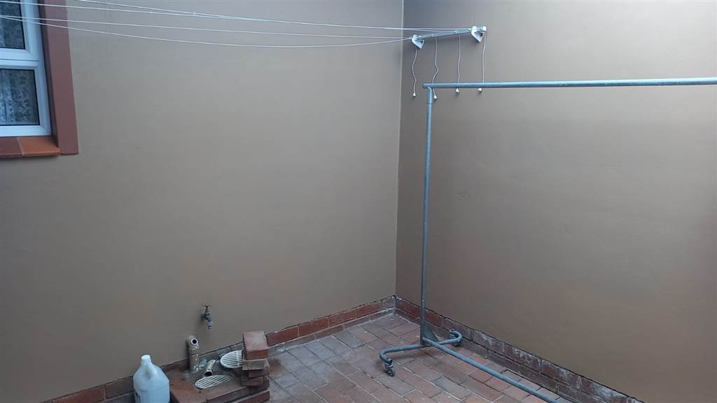 3 Bed Townhouse in Winklespruit photo number 26