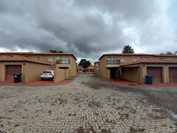 3 Bedroom Duplex 3 Bedroom Duplex