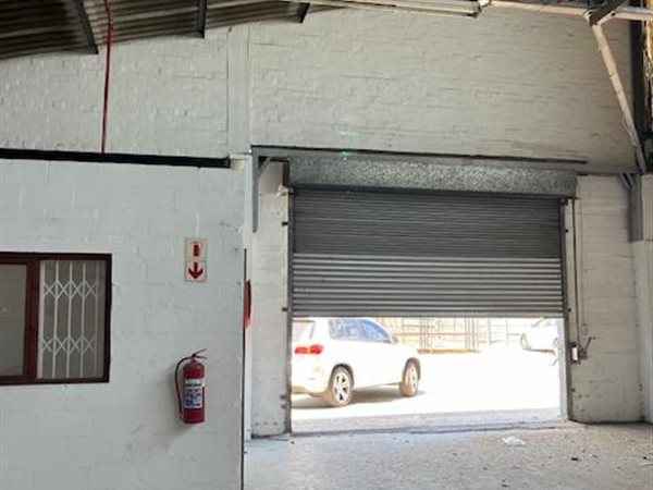 293  m² Industrial space in Epping
