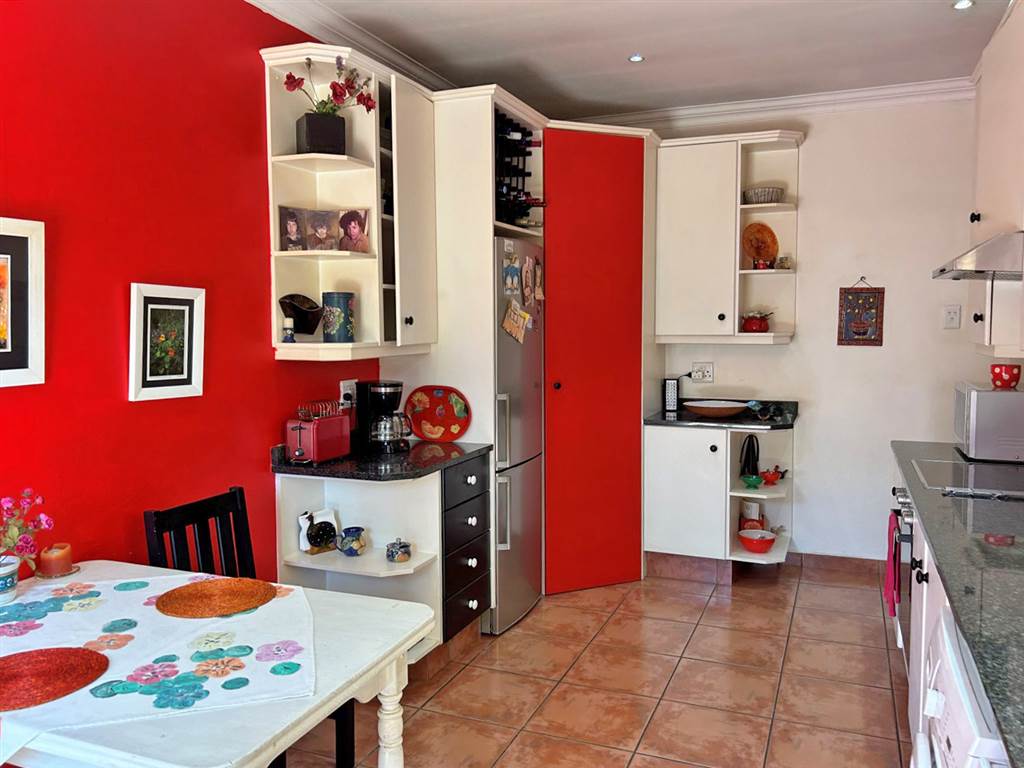 2 Bed House in Parkhurst photo number 8