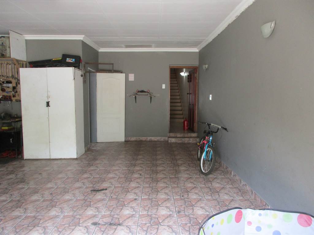 3 Bed Townhouse in Middelburg Central photo number 20
