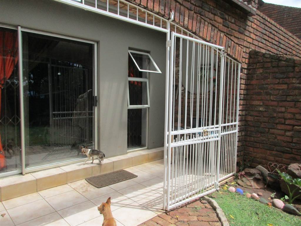 3 Bed Townhouse in Middelburg Central photo number 19