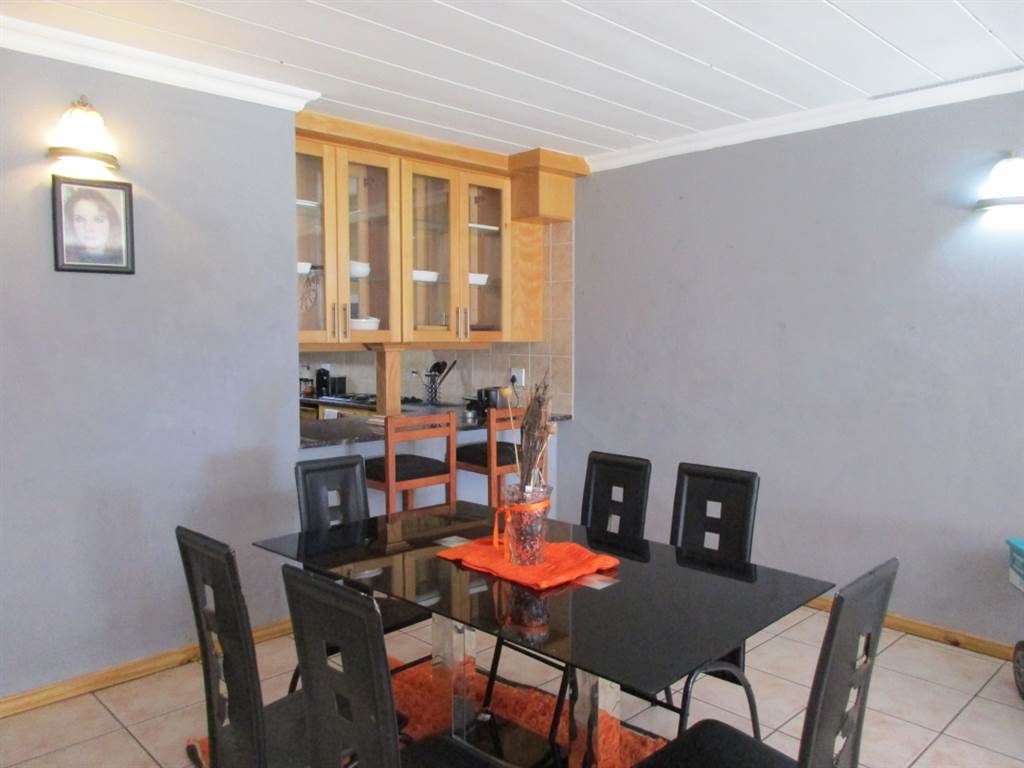 3 Bed Townhouse in Middelburg Central photo number 7