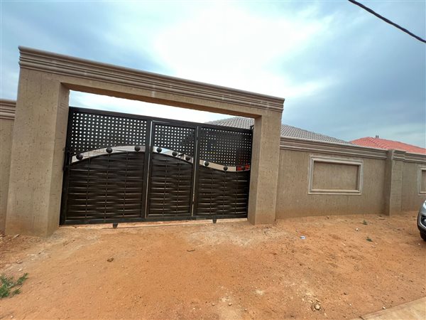 3 Bedroom House 3 Bedroom House