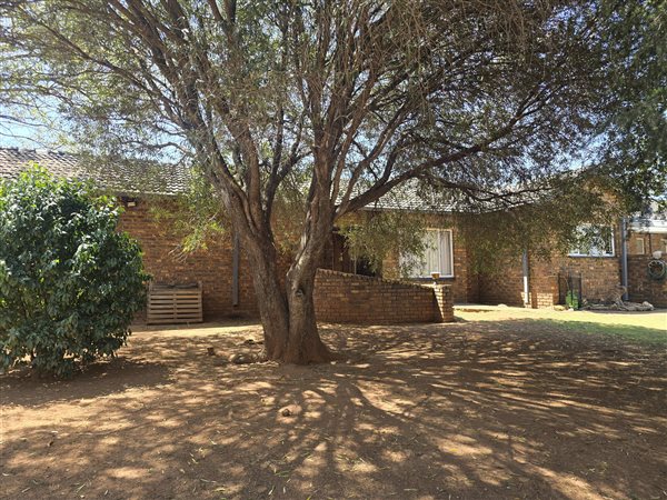4 Bedroom House 4 Bedroom House