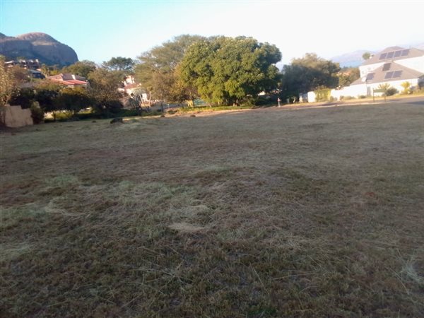 1 100 m² Land