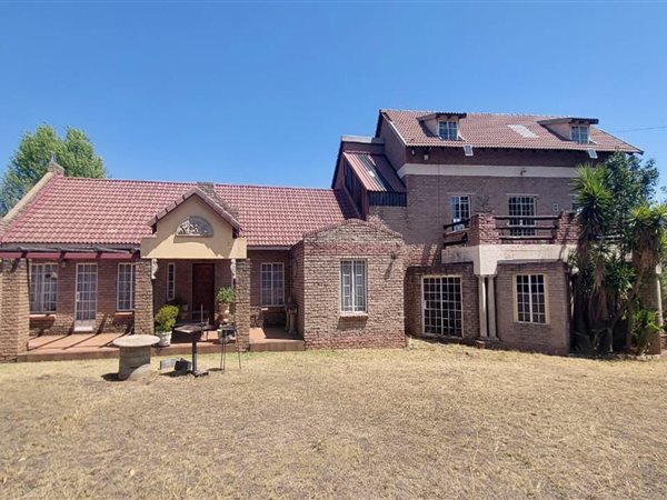 2.1 ha Smallholding 2.1 ha Smallholding