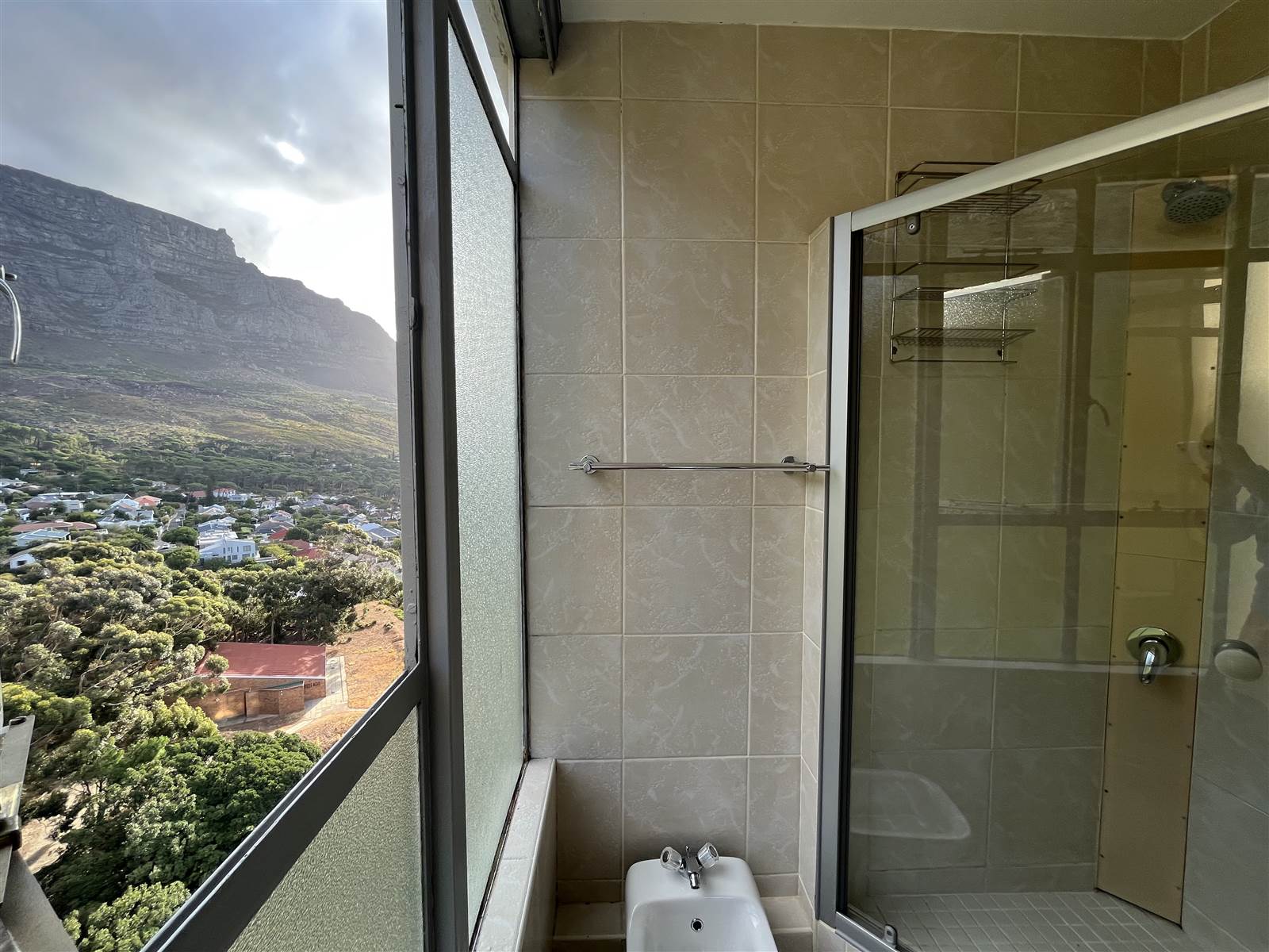 3 Bed Apartment in Vredehoek photo number 20