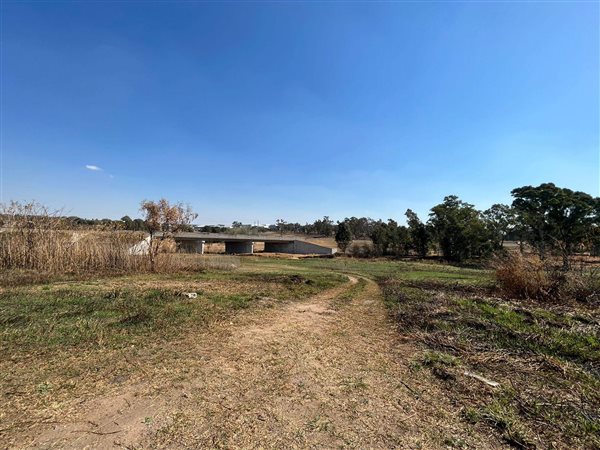 1.2 ha Land available in Modderfontein