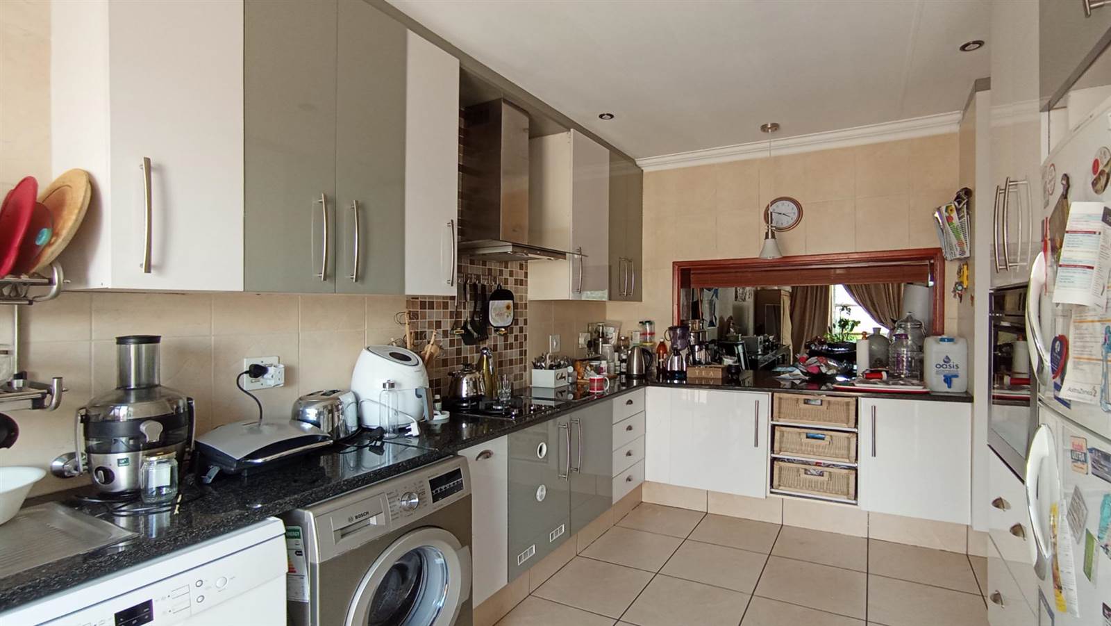 2 Bed Townhouse in Woodmead photo number 5