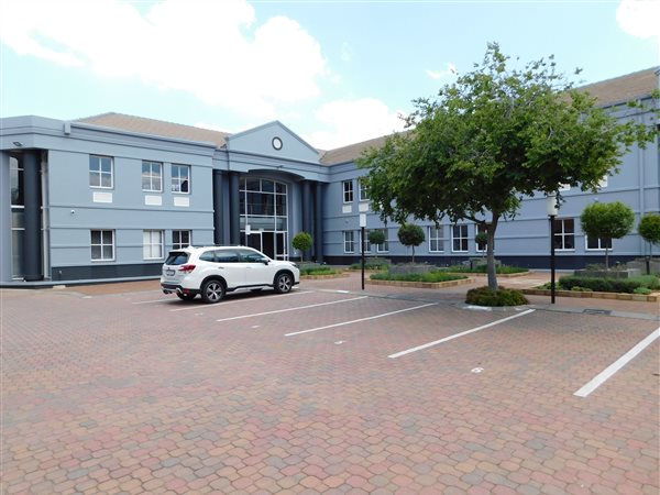 291  m² Commercial space