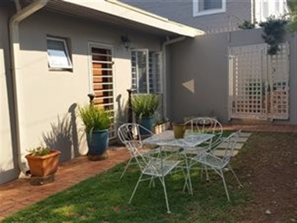 1 Bed Garden Cottage