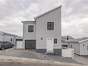 Townhouse in Brackenfell Central