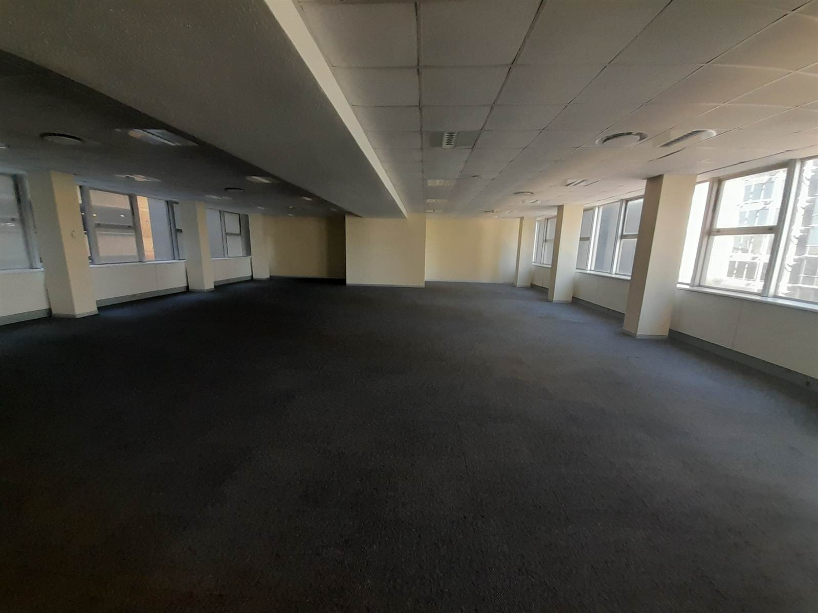 273.9  m² Commercial space in Durban CBD photo number 9