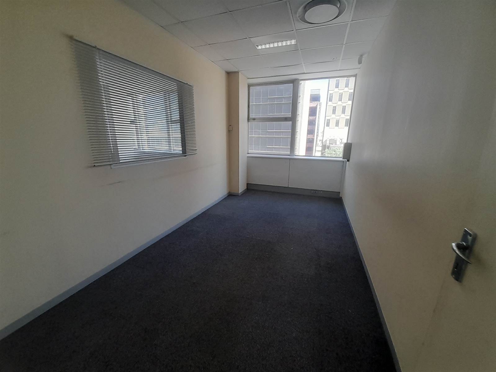 273.9  m² Commercial space in Durban CBD photo number 5