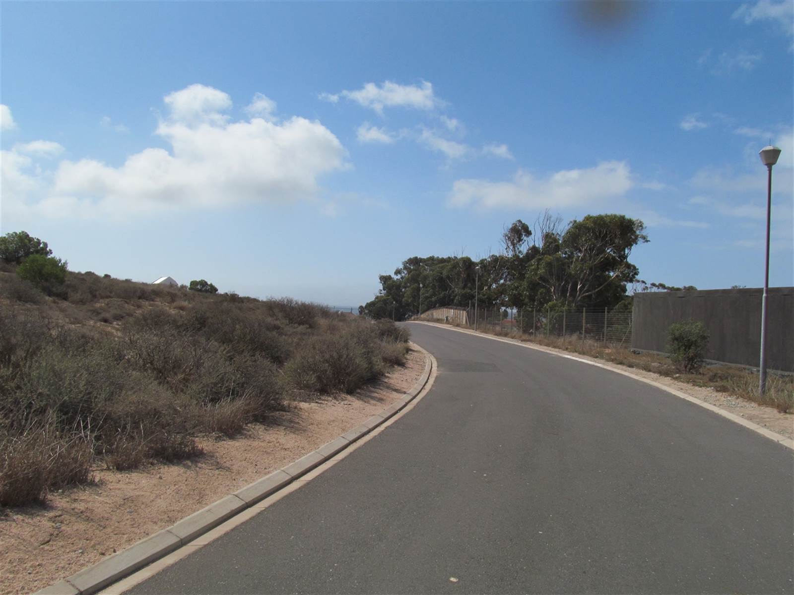 845 m² Land available in Britannica Heights photo number 2