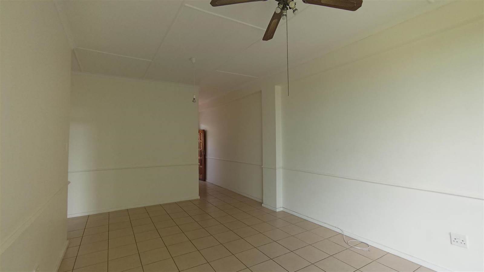 2 Bed Townhouse in Kempton Park Central photo number 5