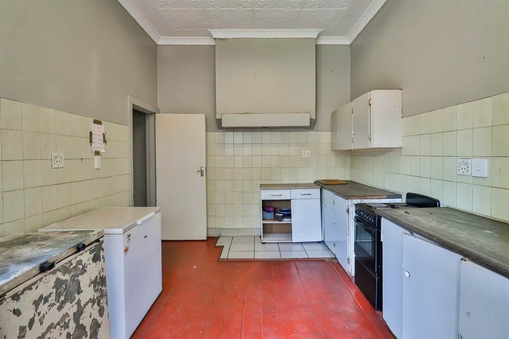 4 Bed House in Benoni Central photo number 11