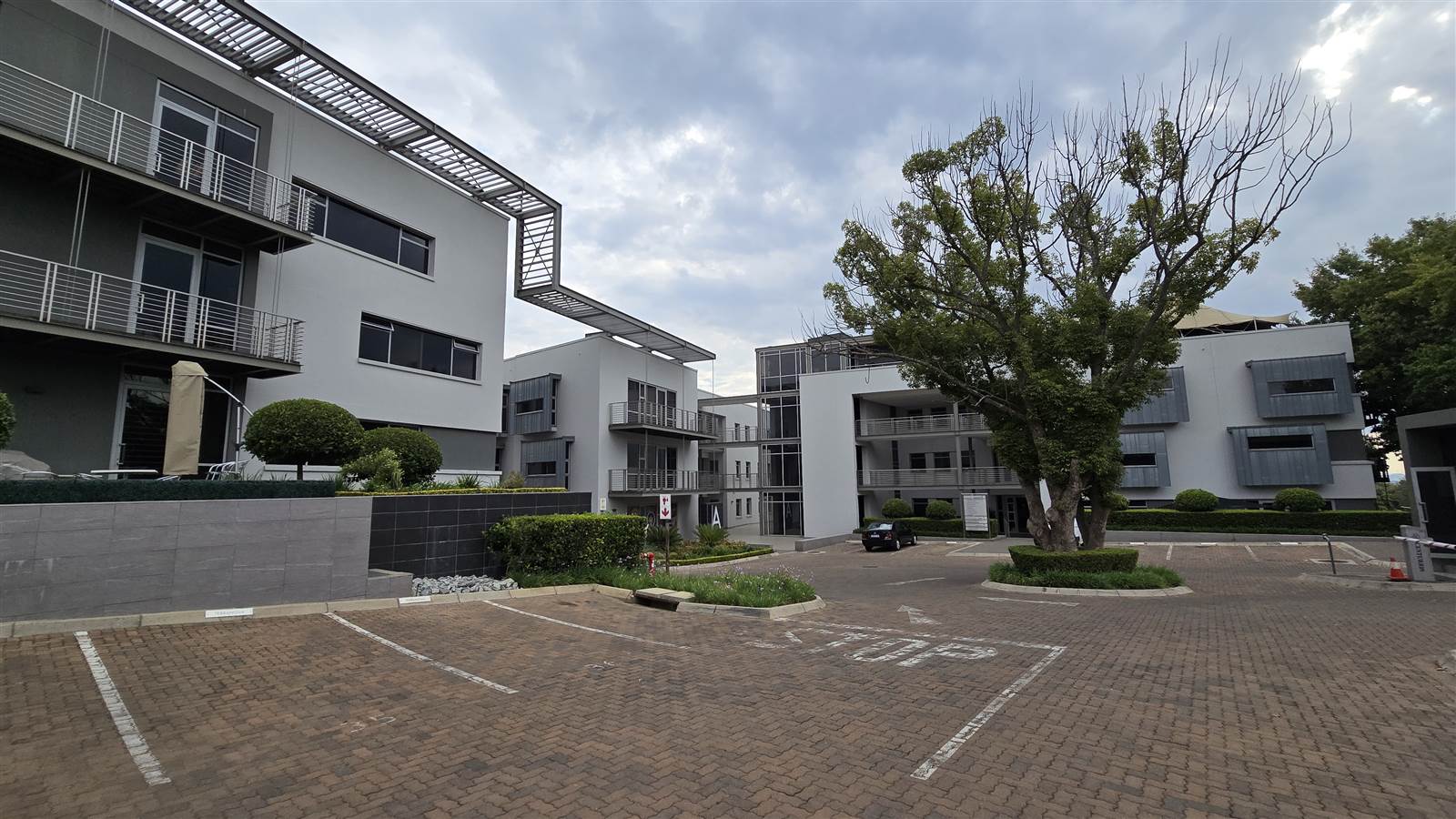 396  m² Commercial space in Bryanston photo number 22