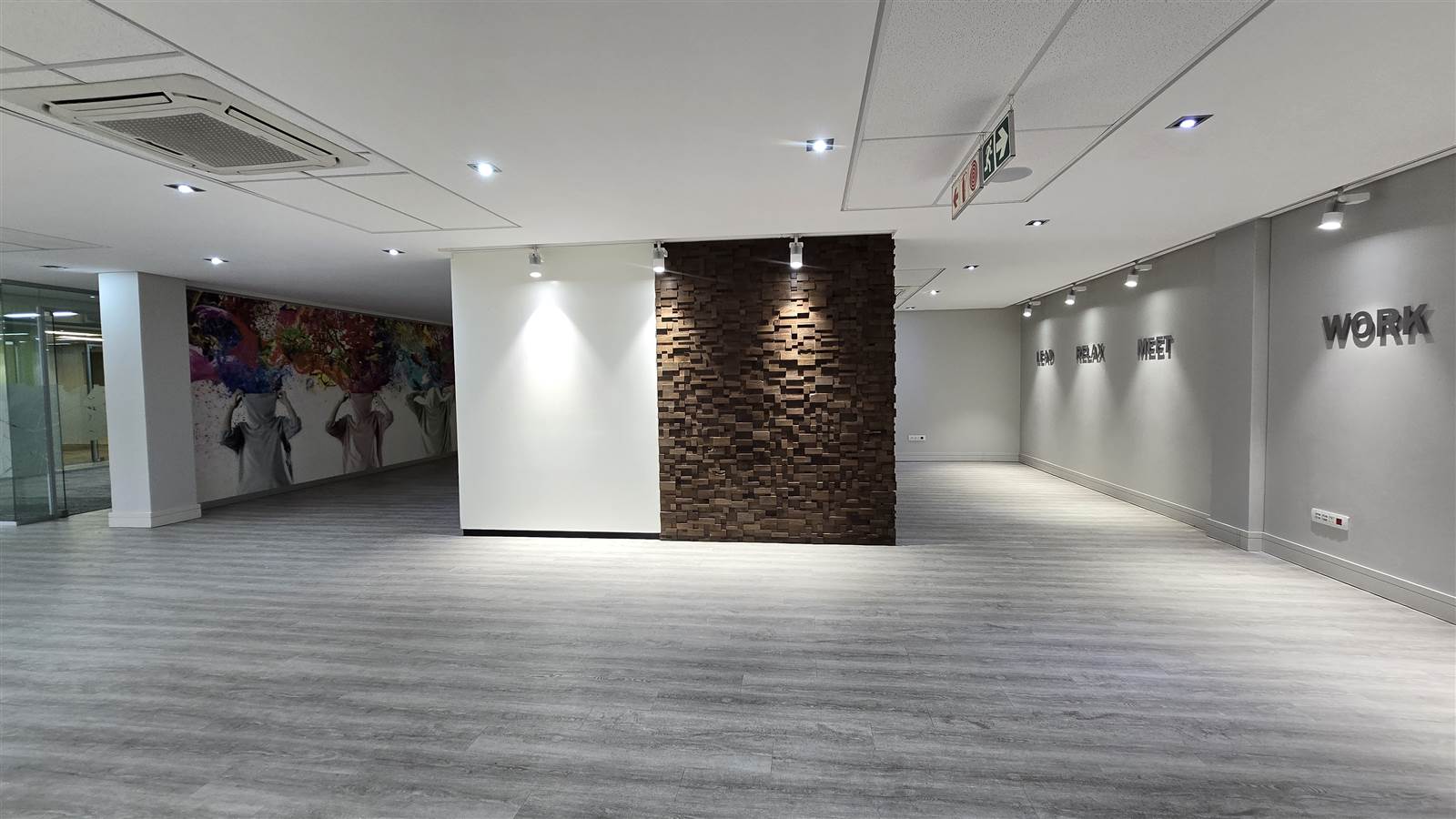 396  m² Commercial space in Bryanston photo number 2