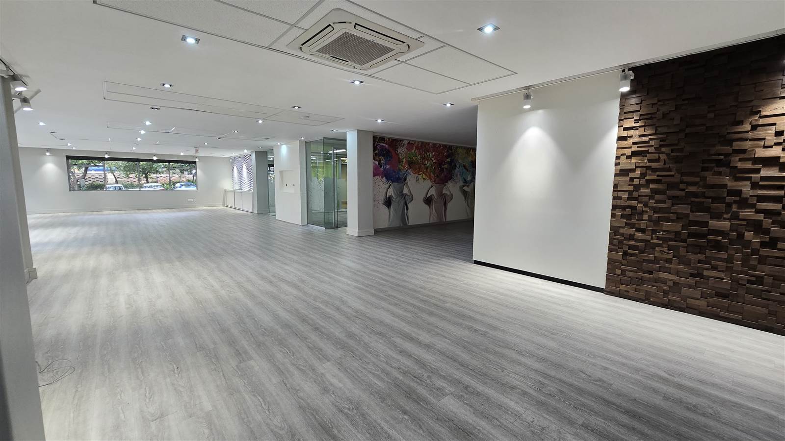 396  m² Commercial space in Bryanston photo number 3