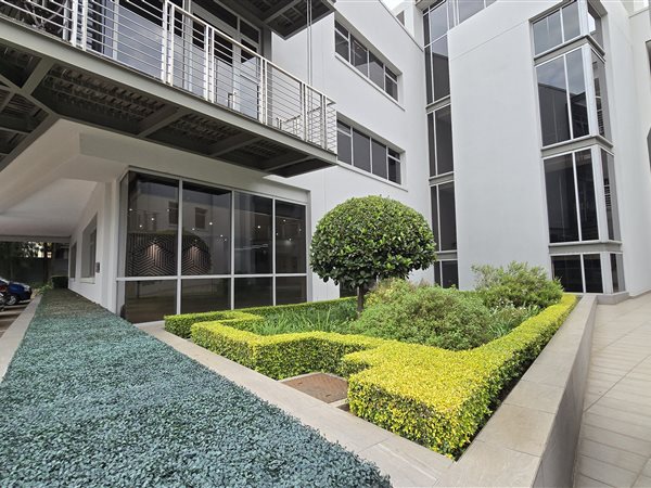 396  m² Commercial space in Bryanston