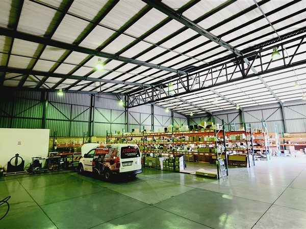958  m² Industrial space