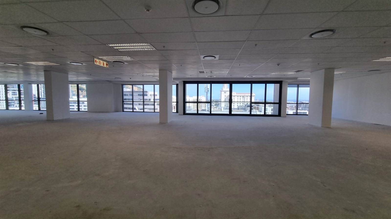 1042  m² Office Space in Foreshore photo number 3