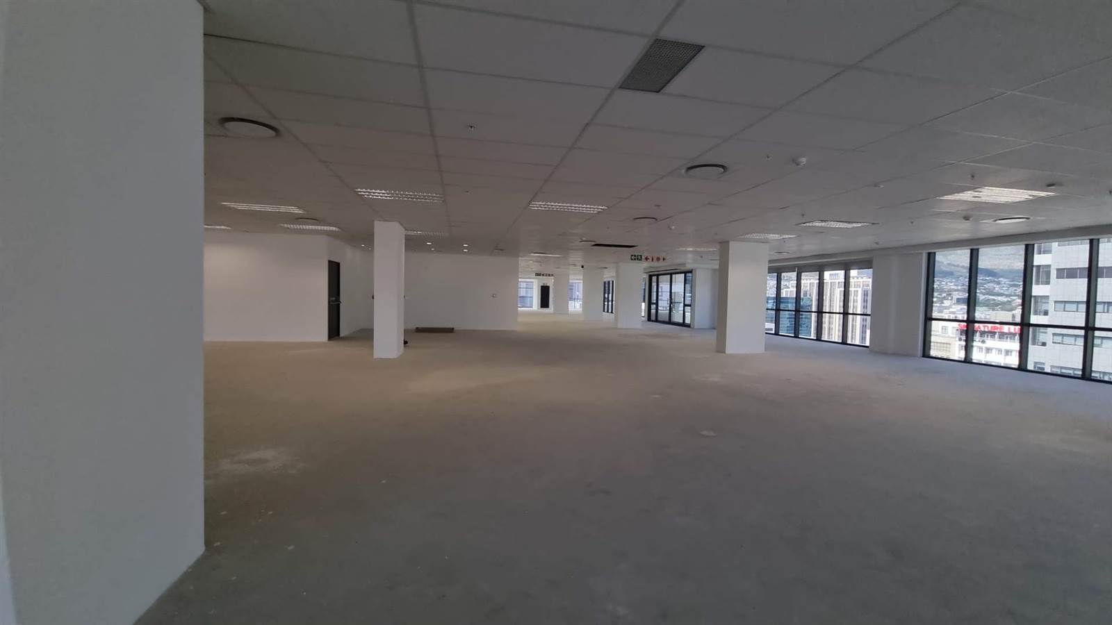 1042  m² Office Space in Foreshore photo number 5