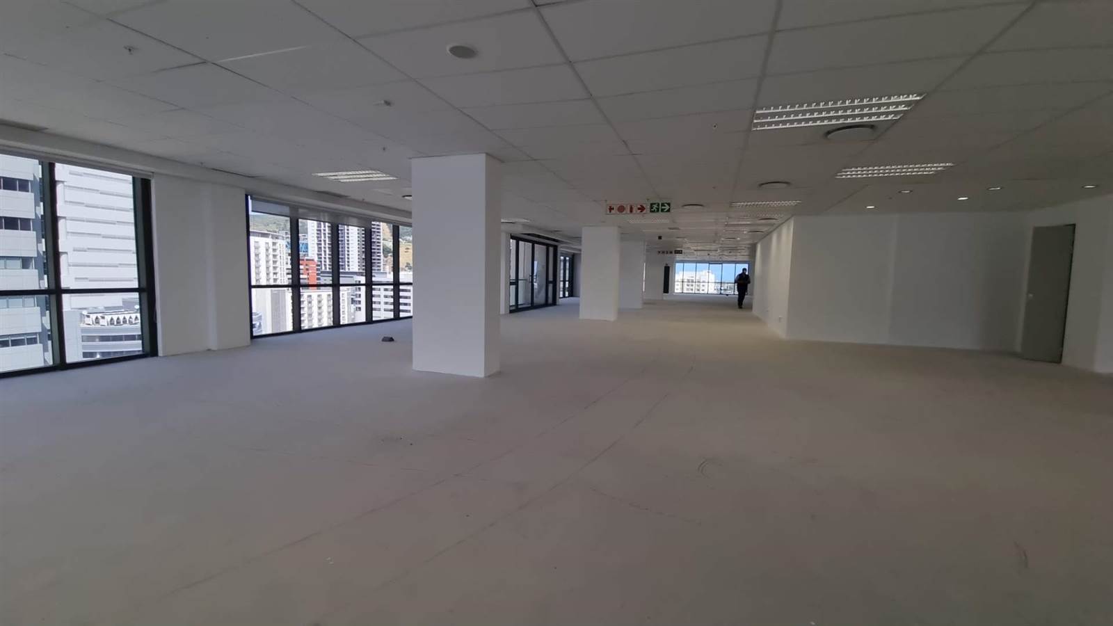 1042  m² Office Space in Foreshore photo number 21