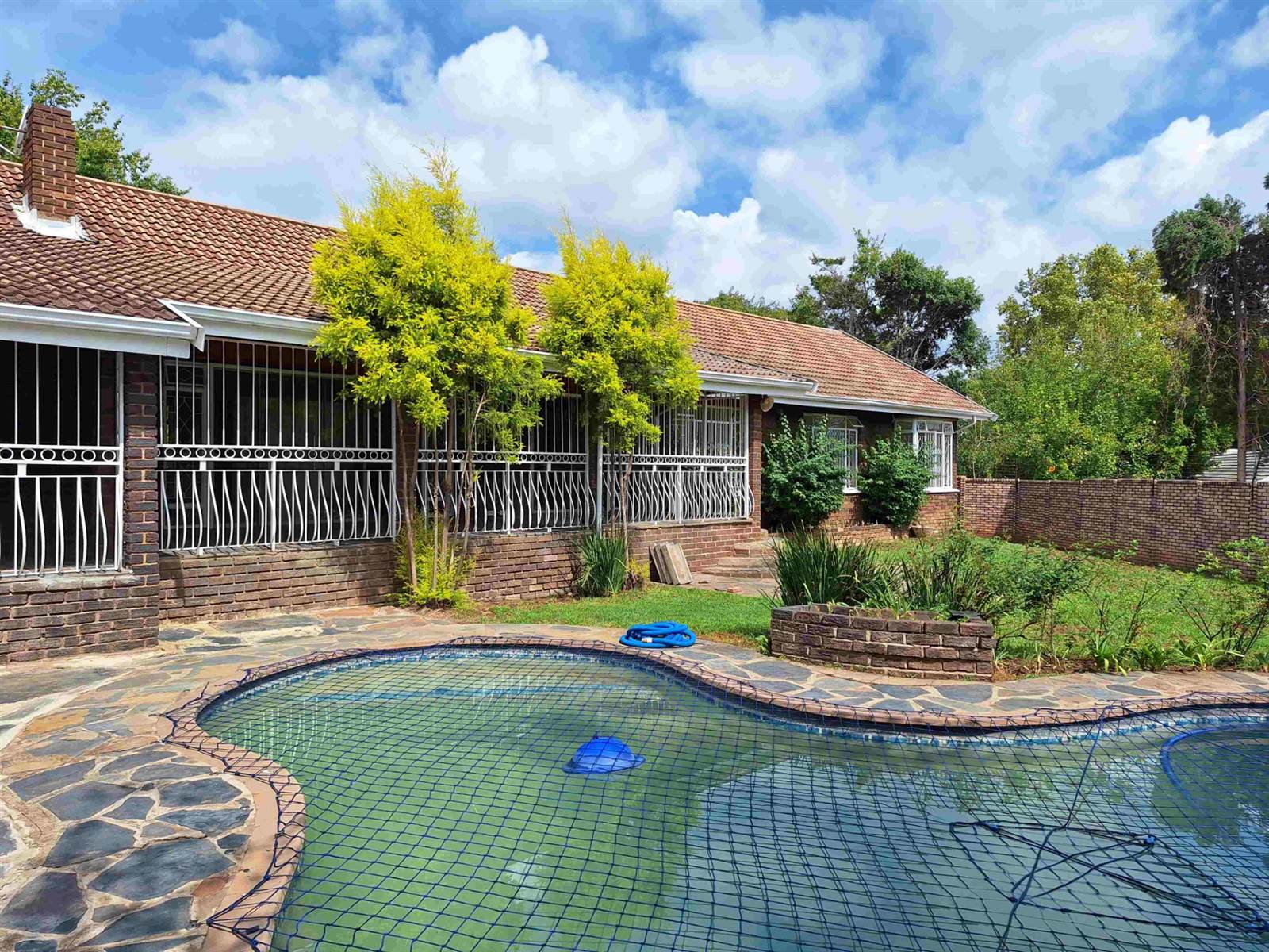 4 Bed House in Bryanston East photo number 3