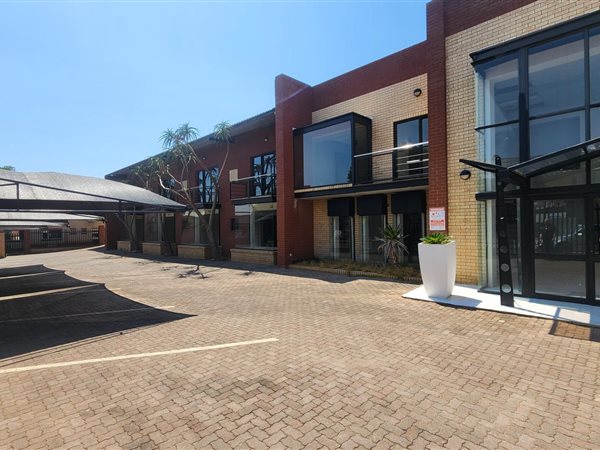 1 386  m² Commercial space