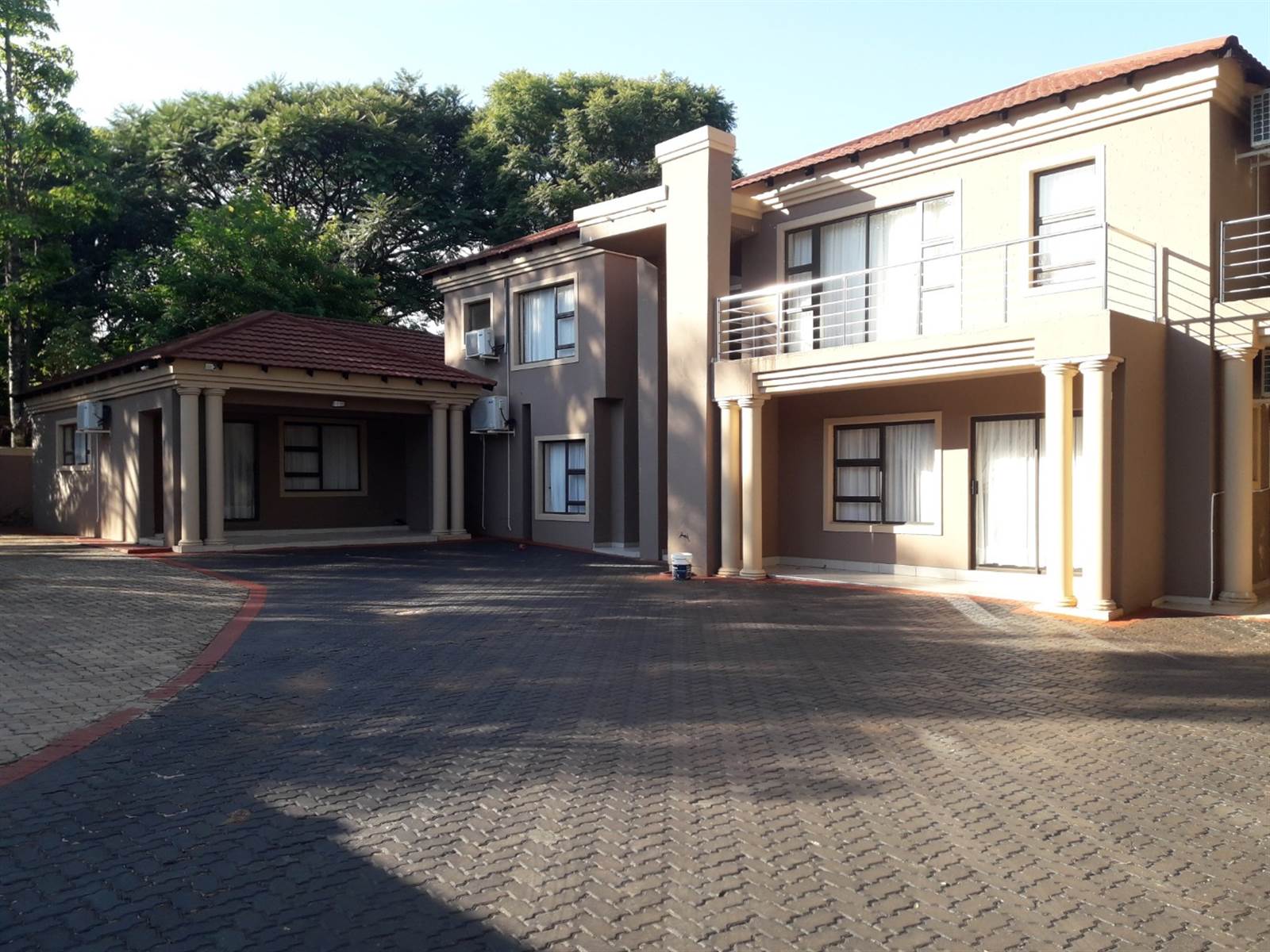 10 Bed House in Louis Trichardt photo number 19