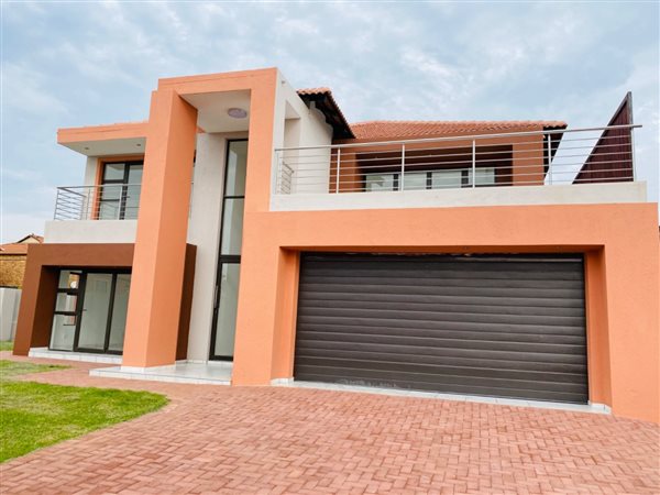 4.5 Bed House