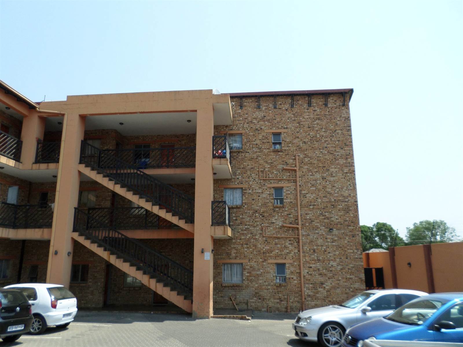 20 Bed Apartment in Turffontein photo number 17