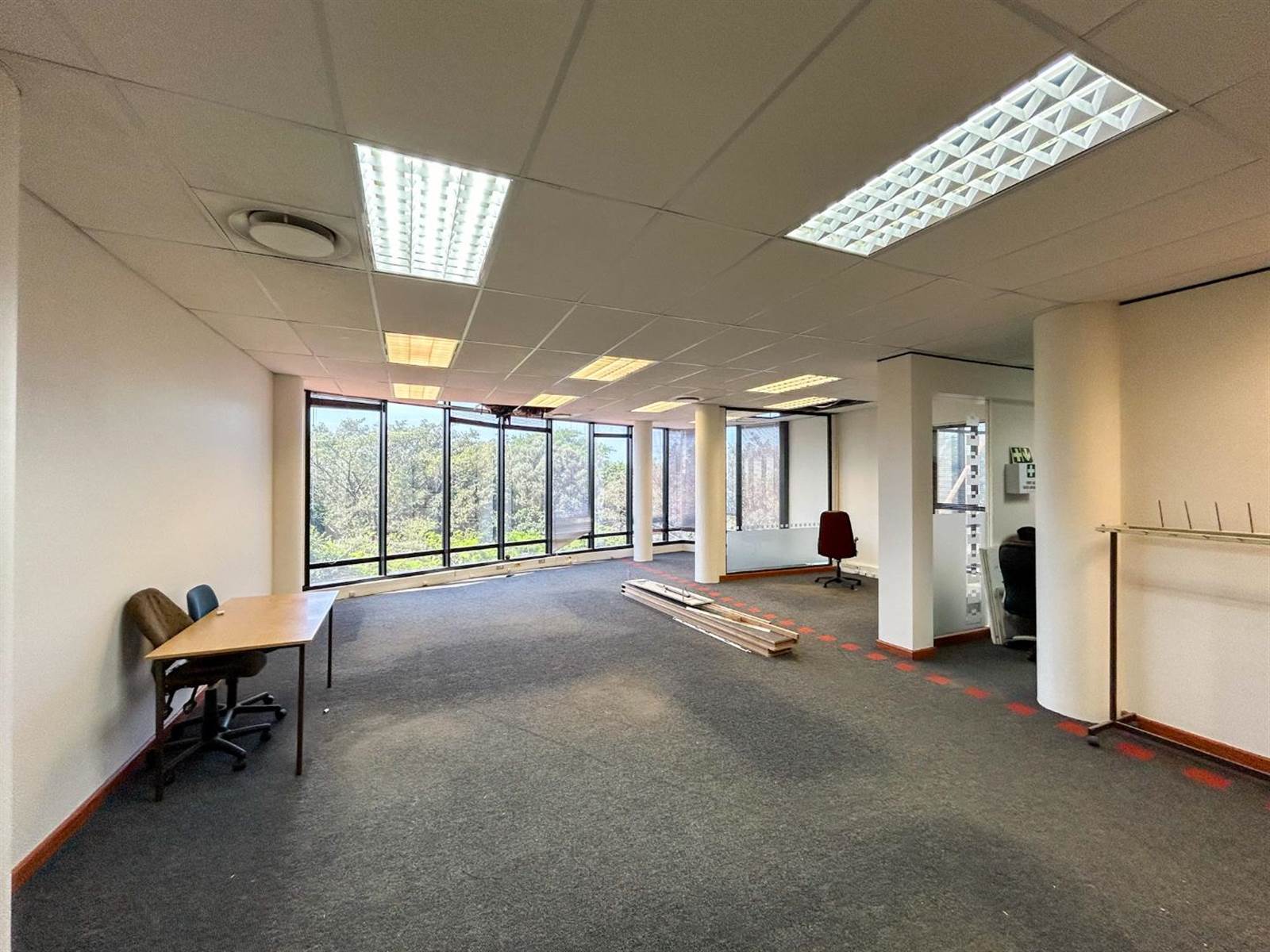 160  m² Office Space in Somerset Park photo number 2