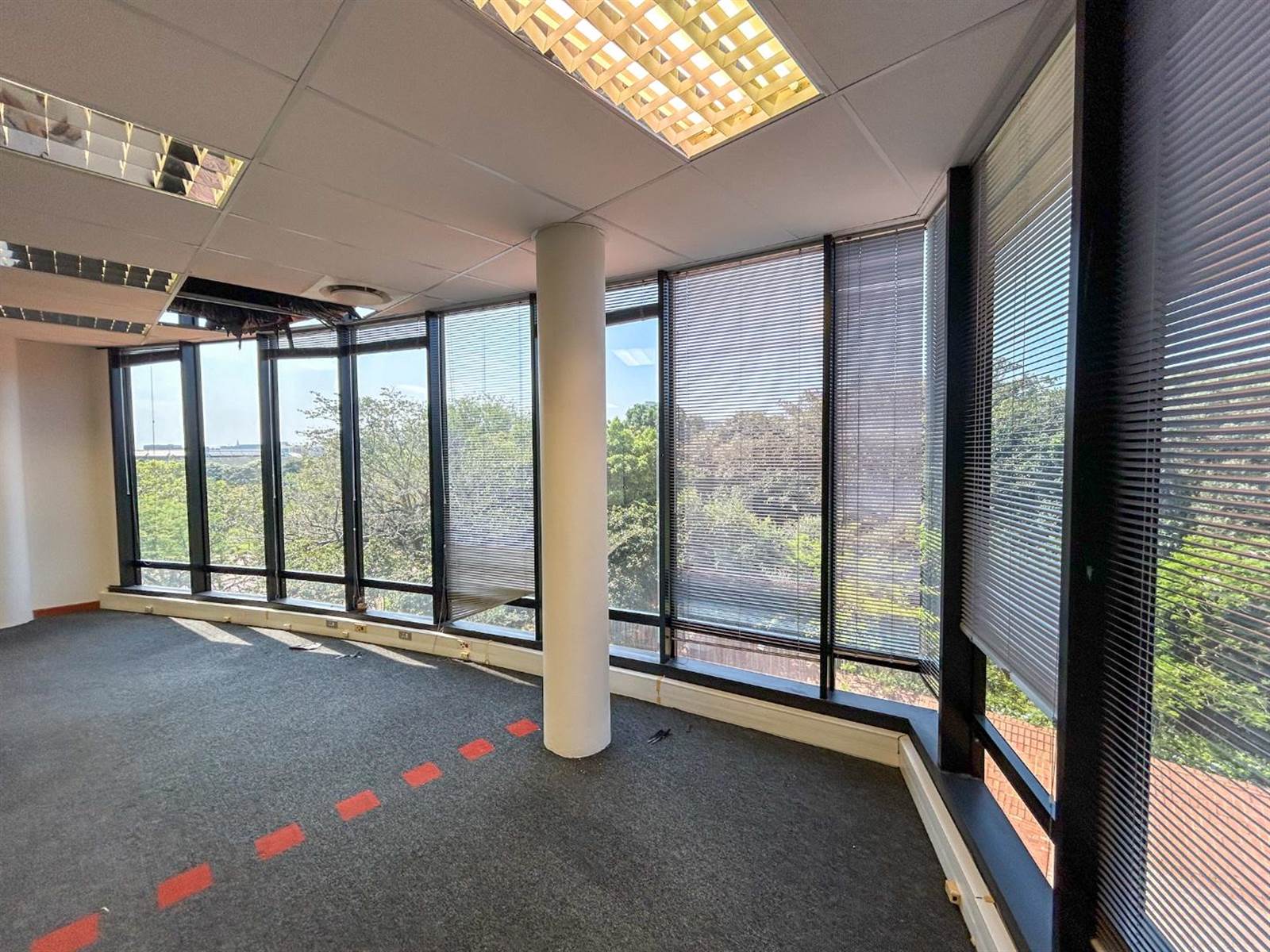 160  m² Office Space in Somerset Park photo number 7