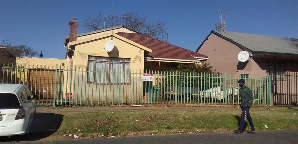 4 Bed House in Rosettenville photo number 10