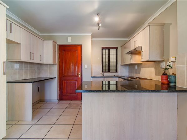 2 Bed Apartment in Bellville Central