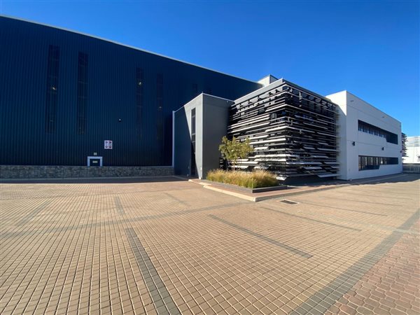 8 500  m² Industrial space