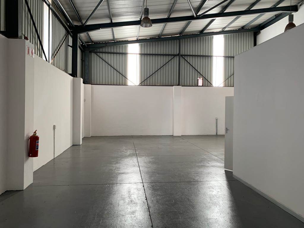 170  m² Industrial space in Laser Park photo number 4