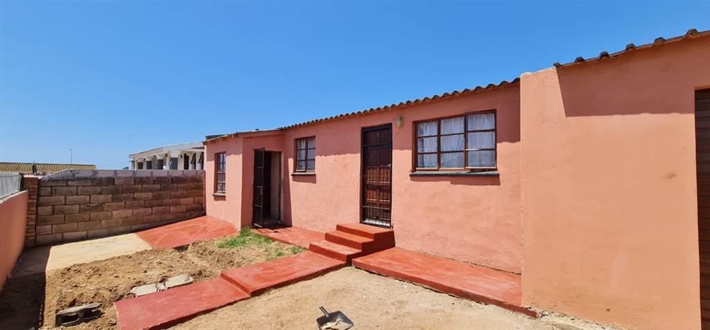 2 Bed House in Kwazakhele photo number 1