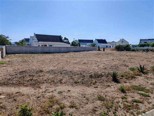 590 m² Land