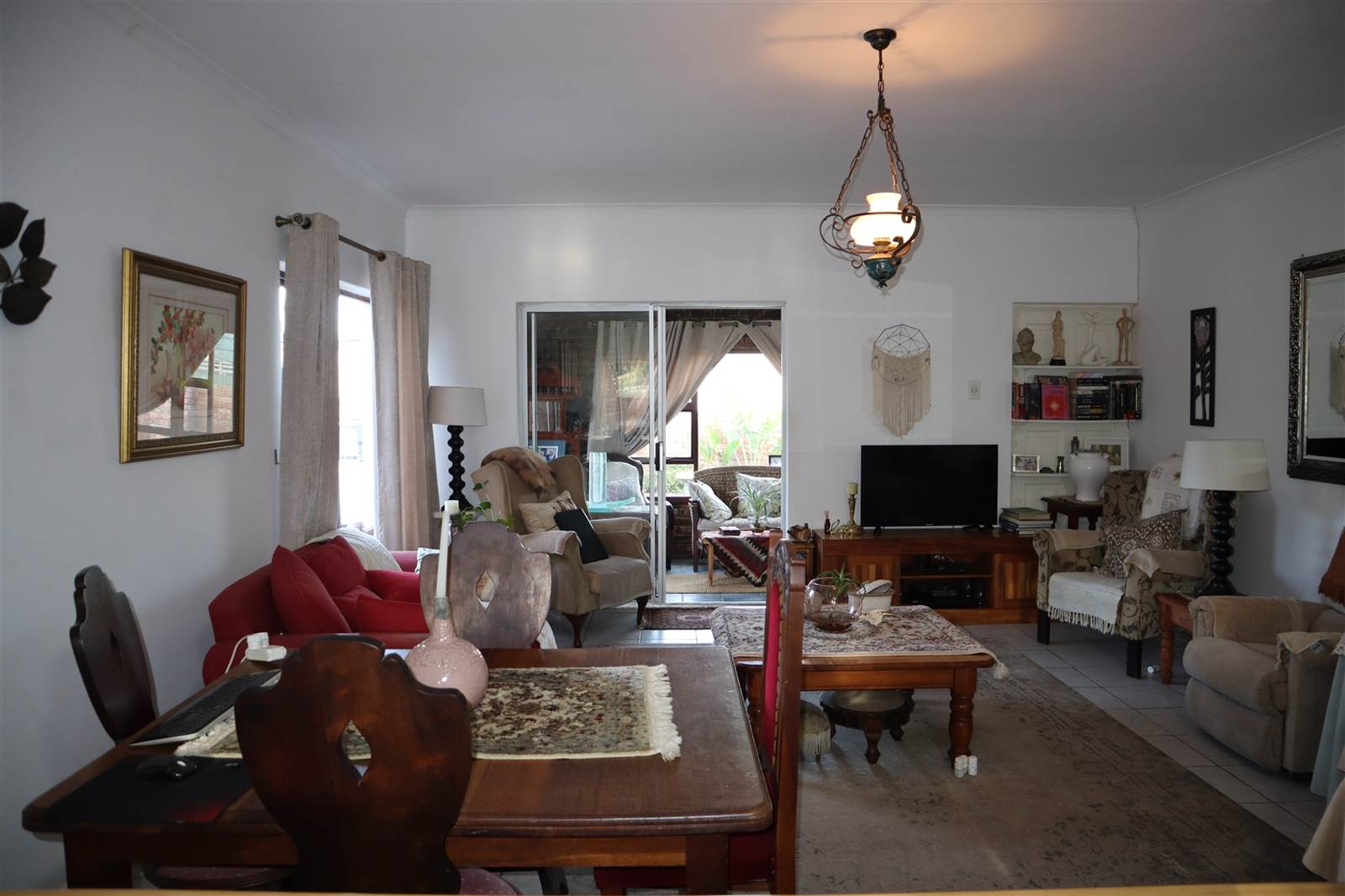 2 Bed Townhouse in Jeffreys Bay photo number 8