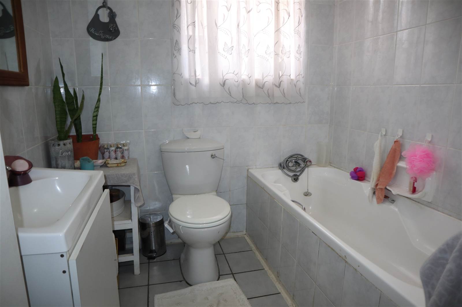 2 Bed Townhouse in Jeffreys Bay photo number 16