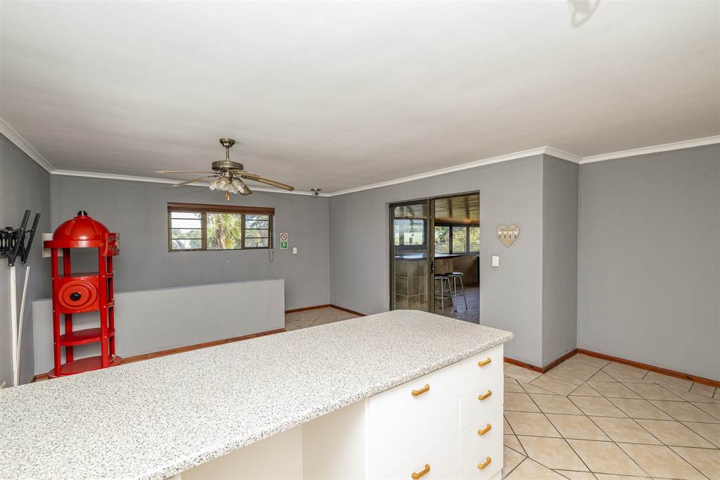 3 Bed House in Protea Village photo number 14