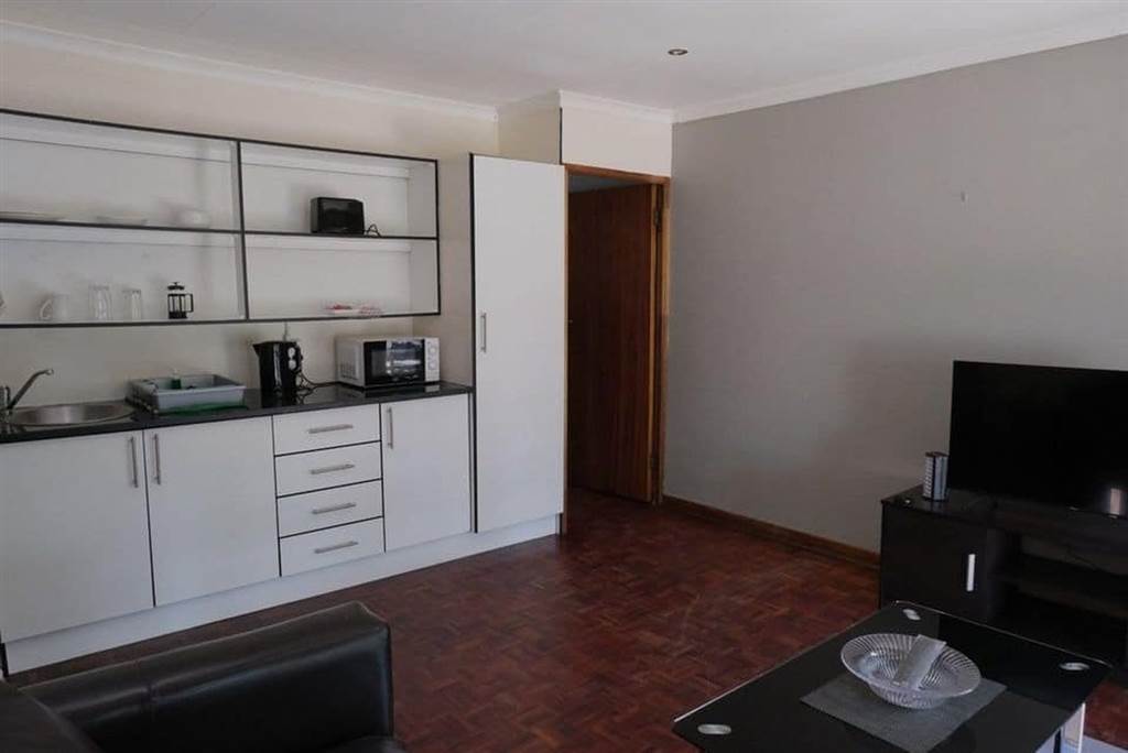 1 Bed Apartment in Secunda photo number 3