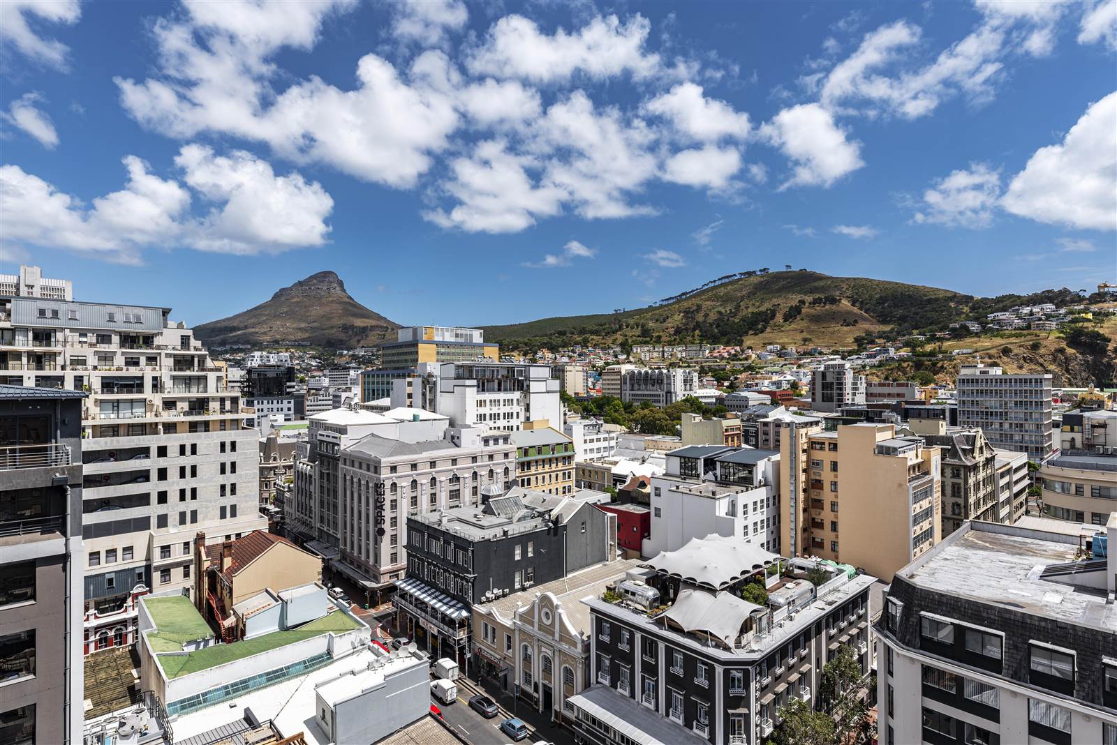 820  m² Commercial space in Cape Town City Centre photo number 2