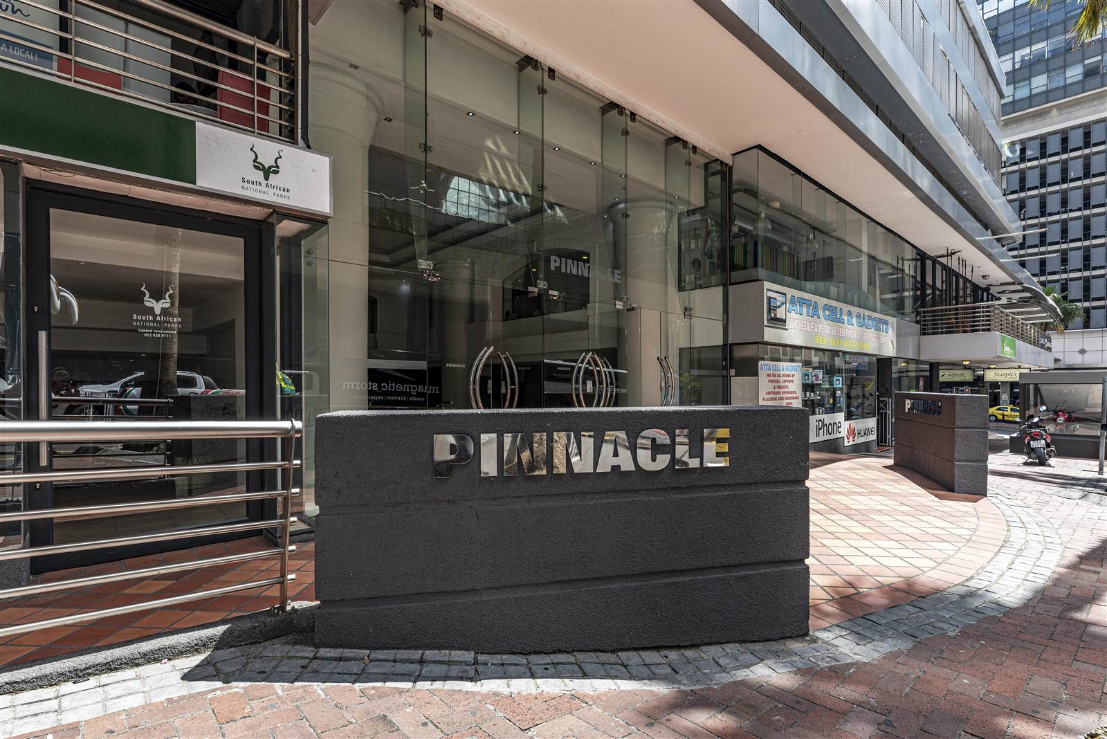 820  m² Commercial space in Cape Town City Centre photo number 3
