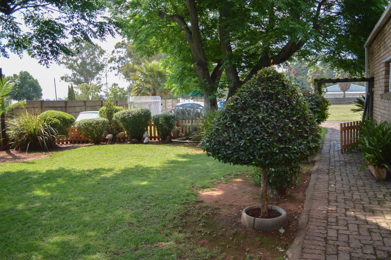 6 Bed House in Benoni AH photo number 4